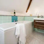 Gill Cottage, Castle Carrock, Characterful For Romantic Break With Hot Tub And 2 Dogs Welcome * Castle Carrock