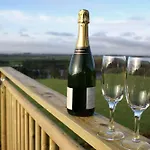 Gill Cottage, Castle Carrock, Characterful For Romantic Break With Hot Tub And 2 Dogs Welcome Castle Carrock