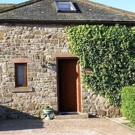 Prázdninový dům Gill Cottage, Castle Carrock, Characterful For Romantic Break With Hot Tub And 2 Dogs Welcome