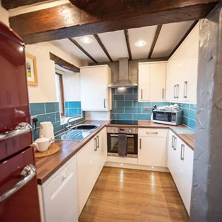 Gill Cottage, Castle Carrock, Characterful For Romantic Break With Hot Tub And 2 Dogs Welcome *