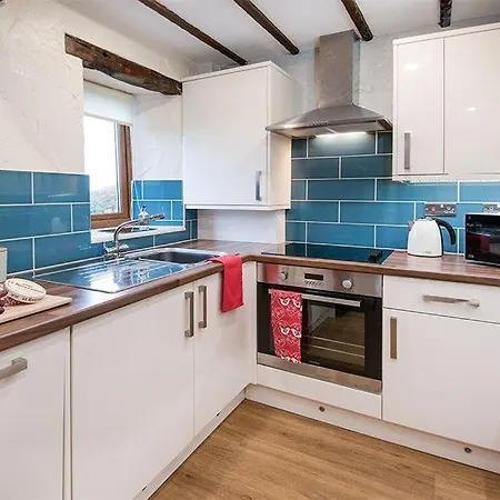 Gill Cottage, Castle Carrock, Characterful For Romantic Break With Hot Tub And 2 Dogs Welcome Castle Carrock