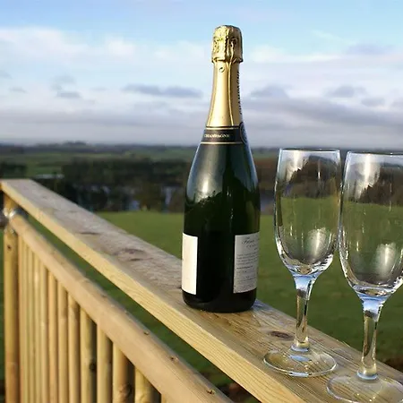 Gill Cottage, Castle Carrock, Characterful For Romantic Break With Hot Tub And 2 Dogs Welcome Castle Carrock