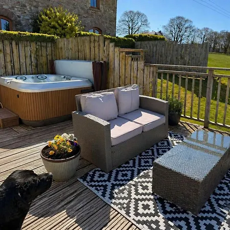 Gill Cottage, Castle Carrock, Characterful For Romantic Break With Hot Tub And 2 Dogs Welcome * Castle Carrock